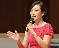 写真:西田ひかるさん 写真:西田ひかるさん