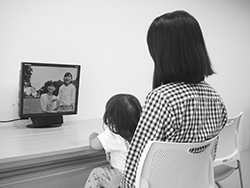 写真:かおテレビ体験の様子 写真:かおテレビ体験の様子