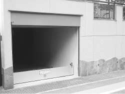 写真:止水板設置例 写真:止水板設置例
